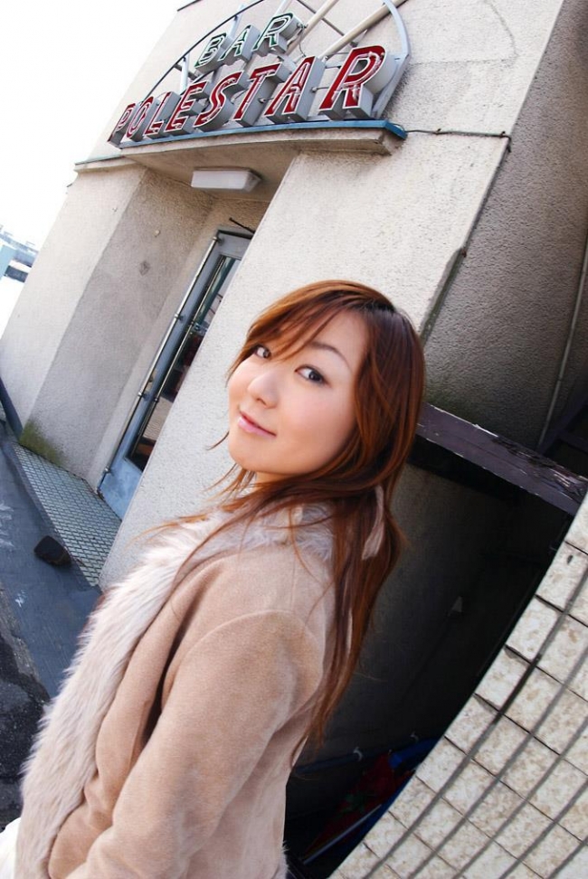 相田由美のお姉さん系の巨乳えろボディ画像138