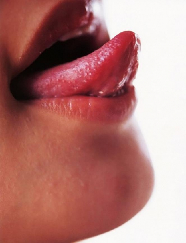 唇と美乳エロ画像49